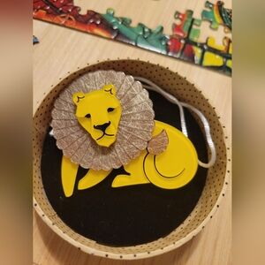 Erstwilder Len the Lion Brooch
